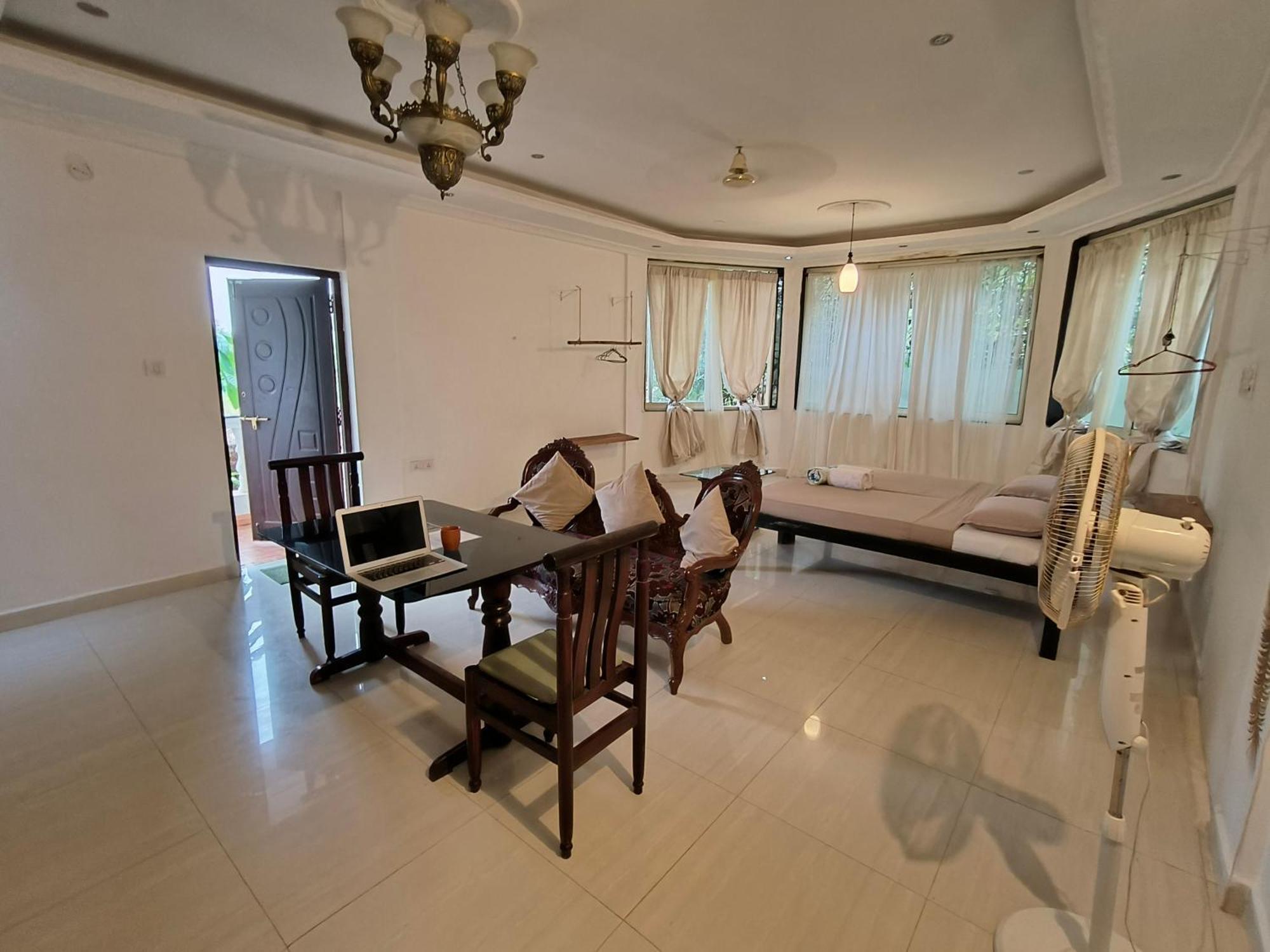 J-House, Spacious Apartments With Balconies, Thalassa 1Min Away 솔림 외부 사진
