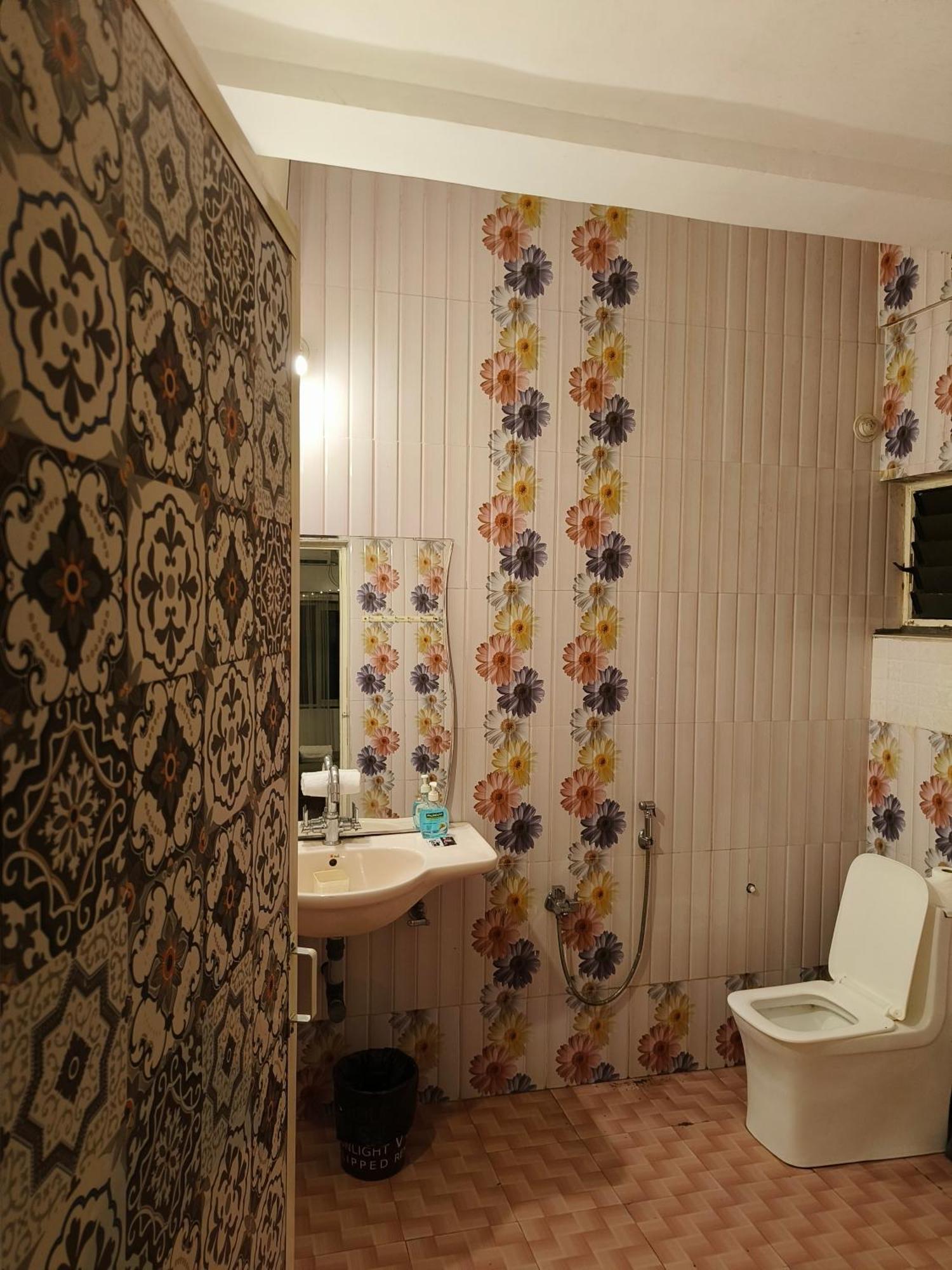 J-House, Spacious Apartments With Balconies, Thalassa 1Min Away 솔림 객실 사진