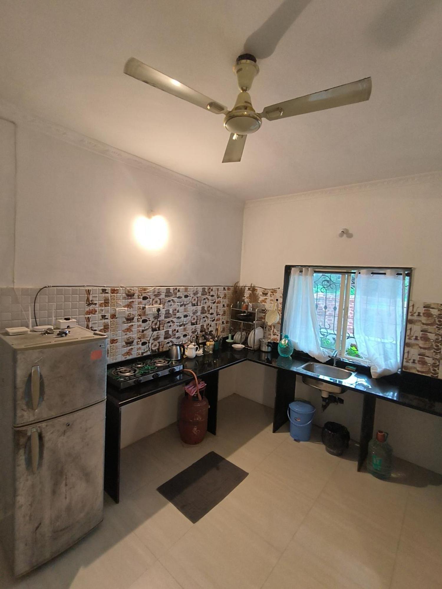 J-House, Spacious Apartments With Balconies, Thalassa 1Min Away 솔림 객실 사진