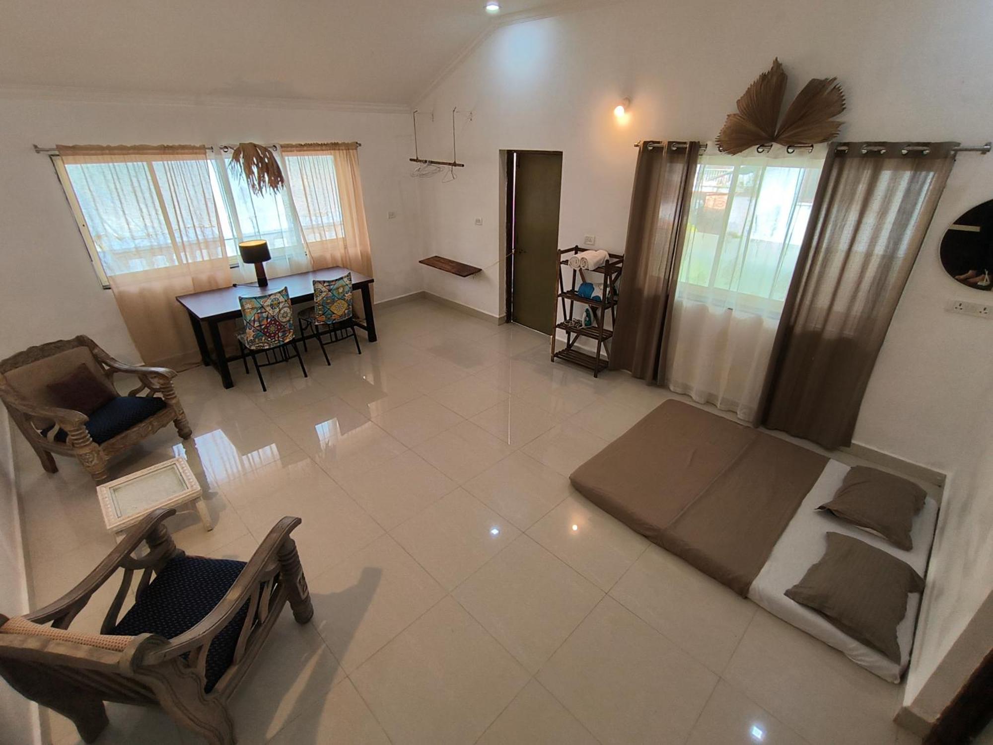 J-House, Spacious Apartments With Balconies, Thalassa 1Min Away 솔림 외부 사진