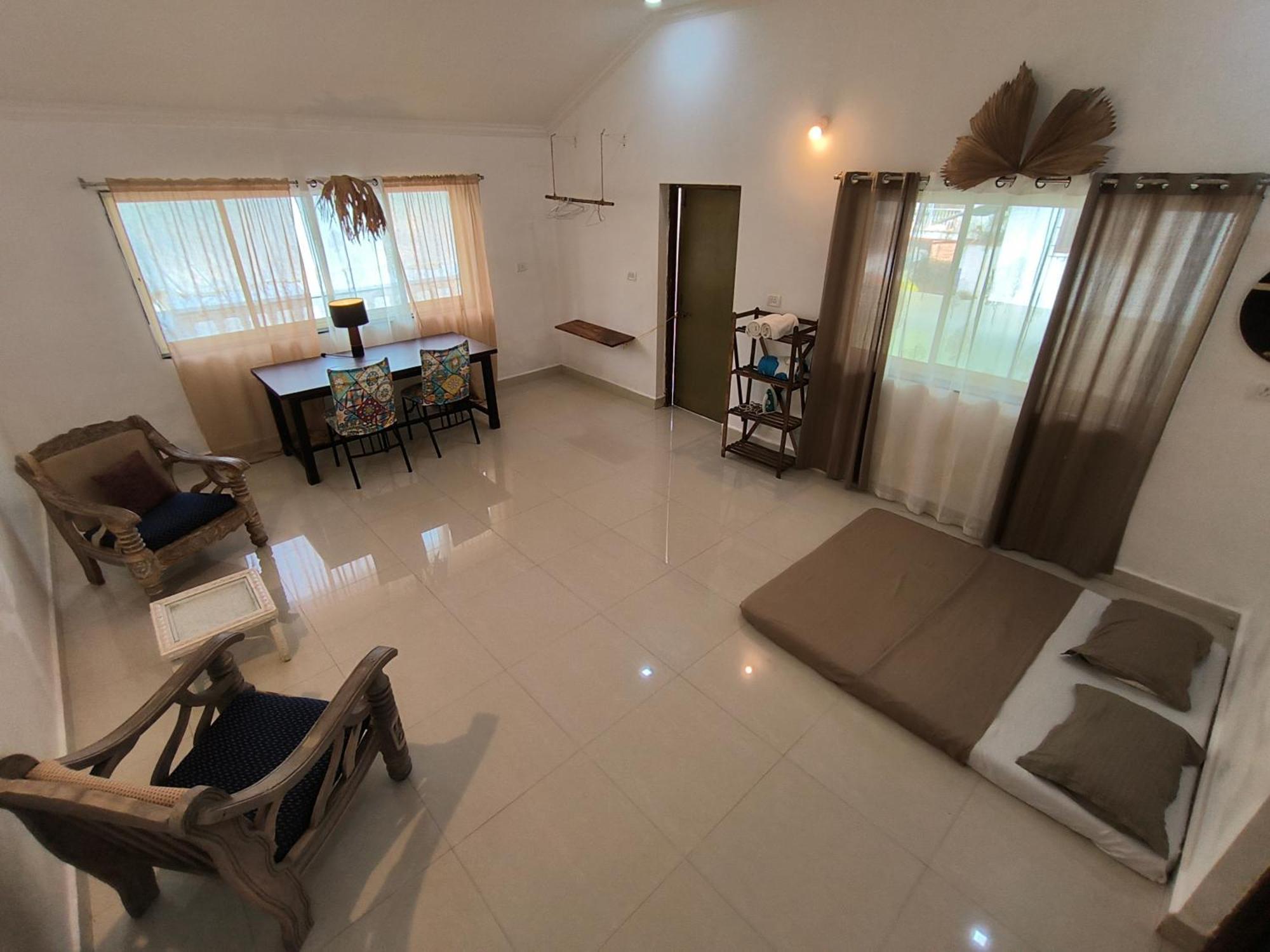 J-House, Spacious Apartments With Balconies, Thalassa 1Min Away 솔림 객실 사진